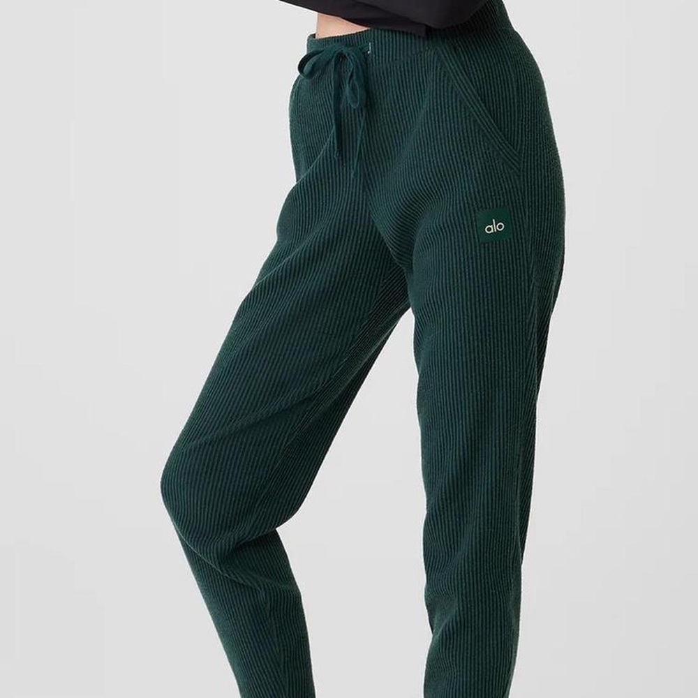 ALO Muse Sweatpant - Limited Edition Midnight Green